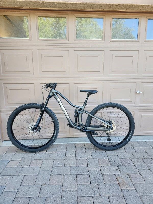 TREK FUEL EX5 FULL SUSPENSION 27.5 INCH MOUNTAIN ( CHECK MY OTHER BIKES)