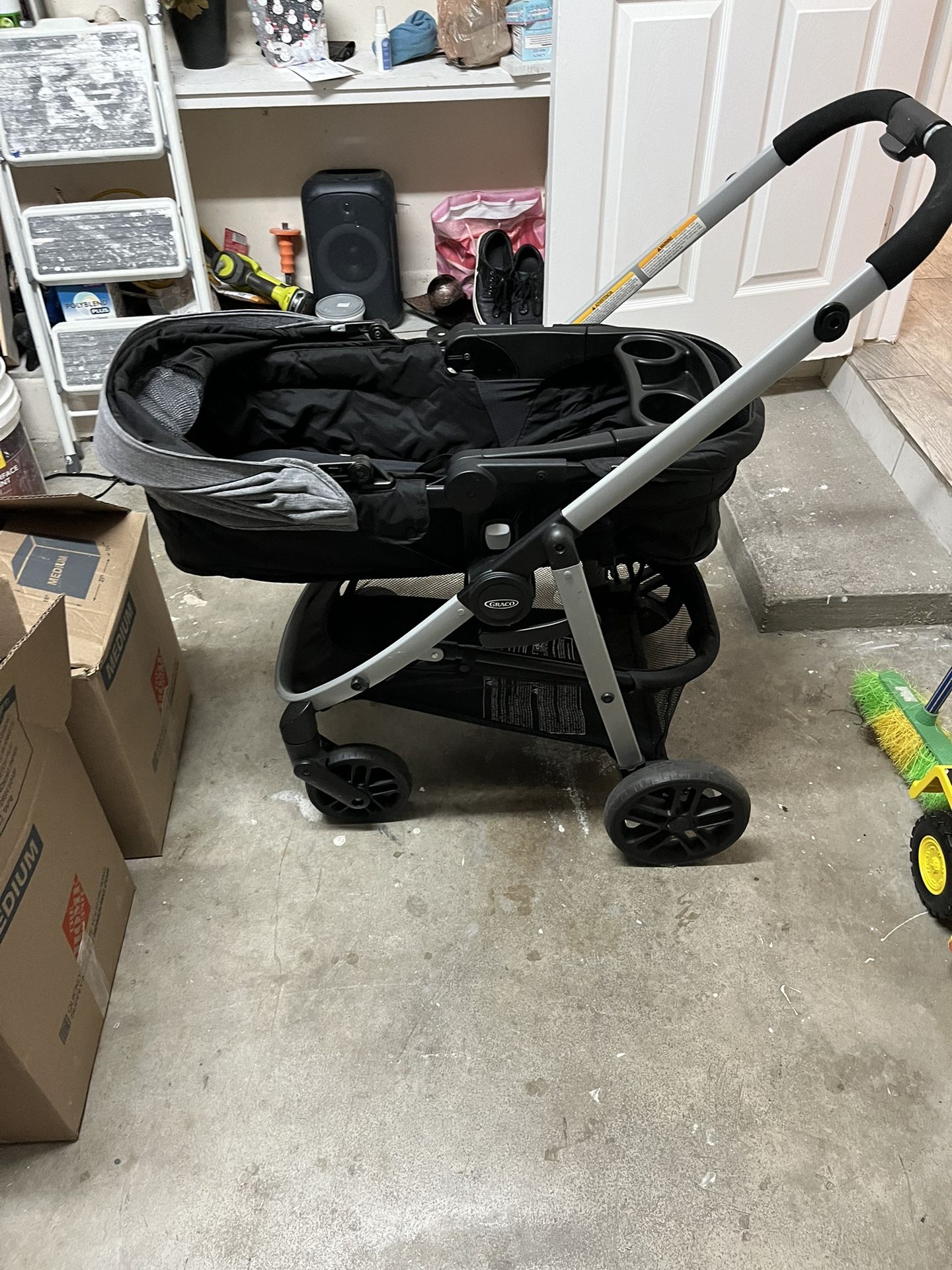 Stroller + Bassinet+ Car Seat (Graco Brand )