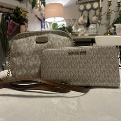 MK!! Cross Body & Hand Bag Bundle :D