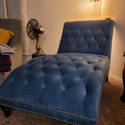 Classic Velvet Button Tufted Chaise Lounge