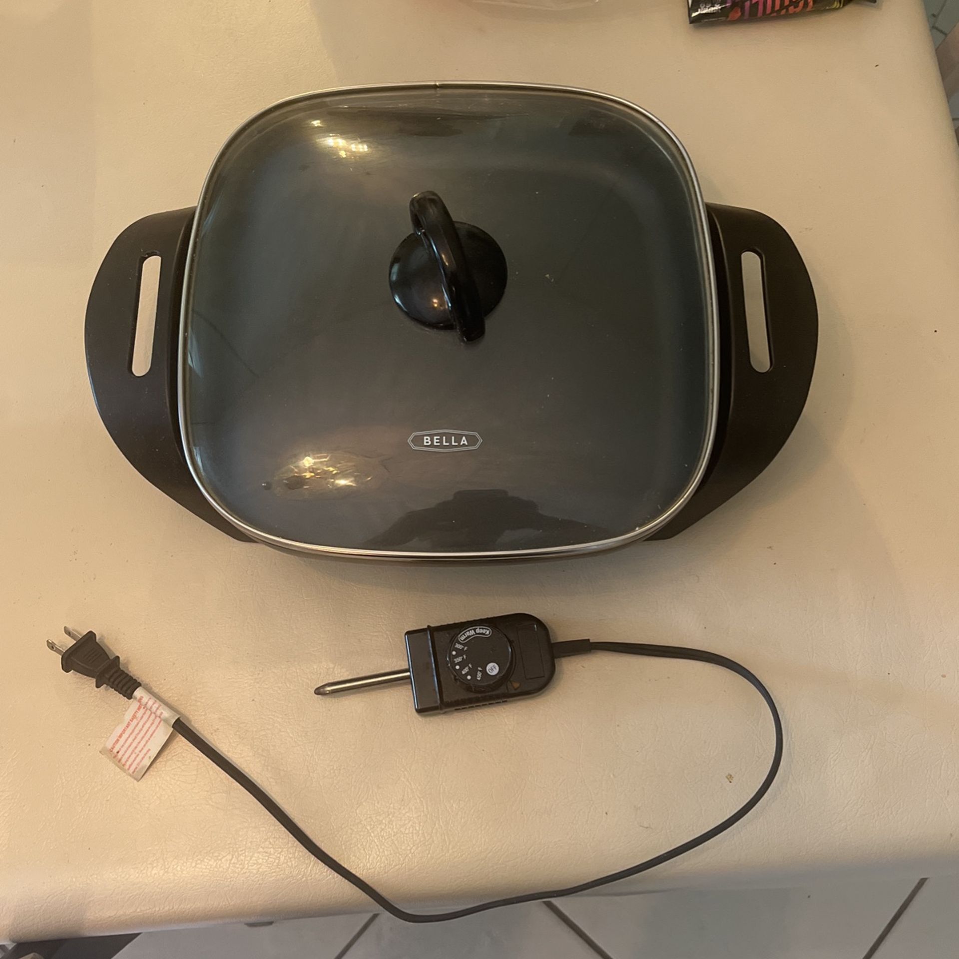 Bella Kitchen 12" Electric Skillet with Cover
