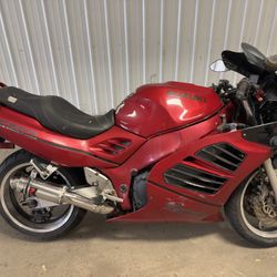 1994 Suzuki RF900 Parts Bike