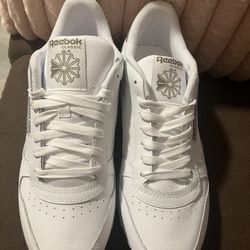 Size 8.5 Rebook Womens Shoes
