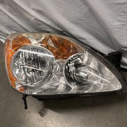 Honda crv 06 Headlights left and right 