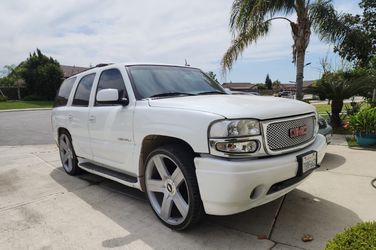 2002 GMC Yukon XL Denali