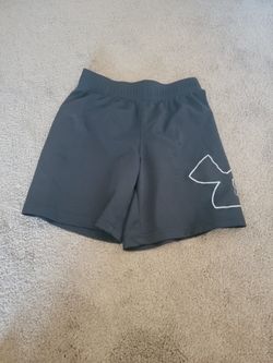 Boys Black Under Armour Shorts Size 5