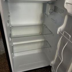 Mini Fridge 
