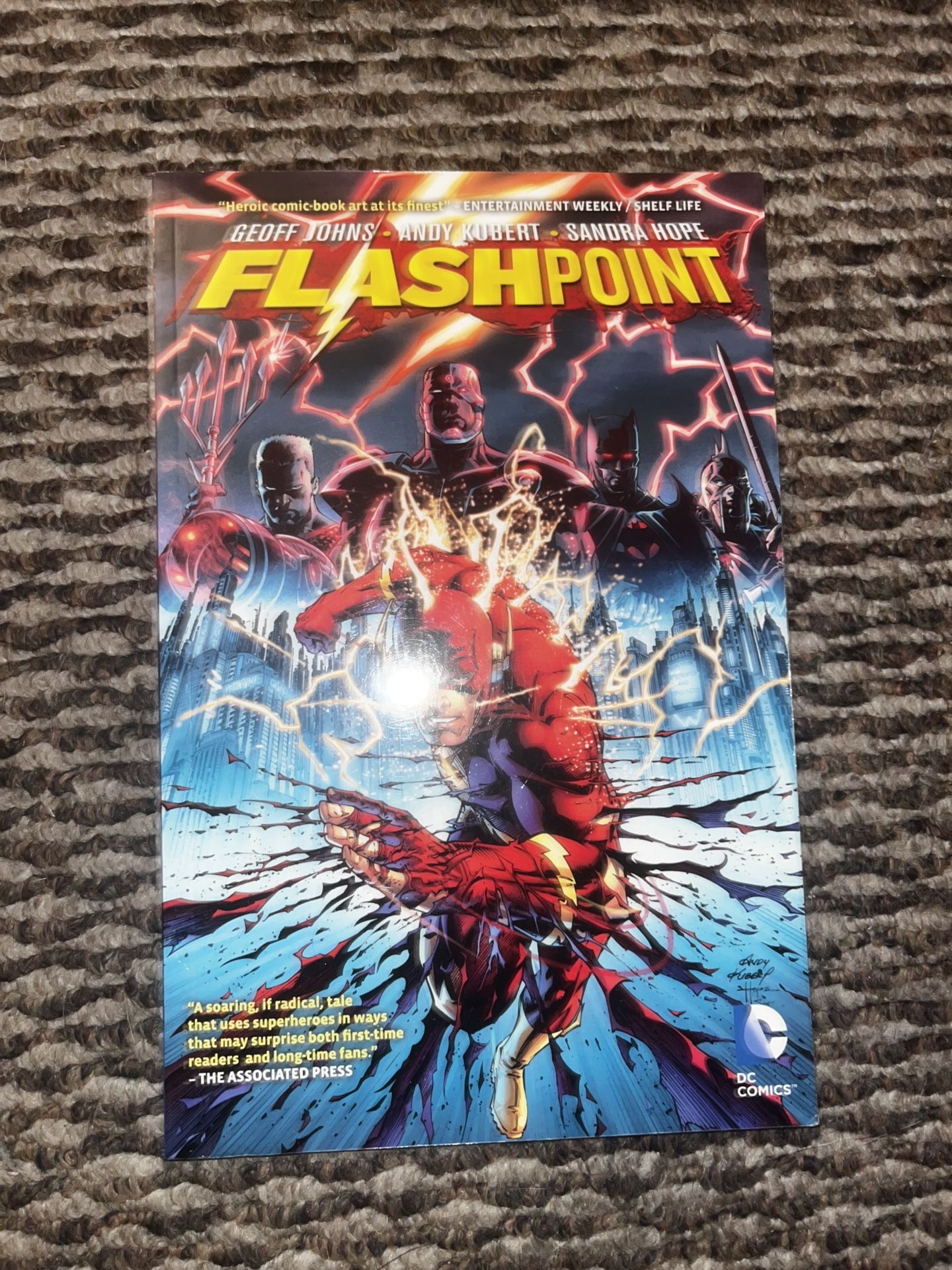 FLASHPOINT TRADE PAPERBACK (DC Comics, Geoff Johns / Andy Kubert)