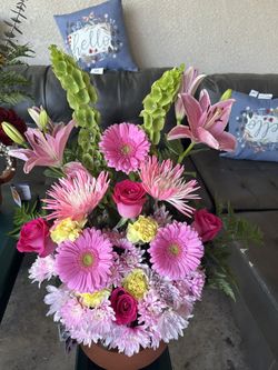 Mothers Day Arrangement