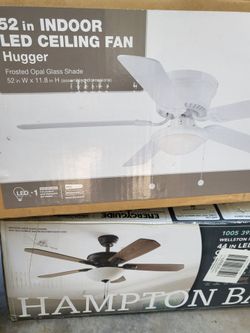 2 / ceiling fans  led  new in box . Both for $75. Los 2 por $75