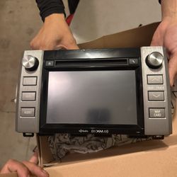 TUNDRA OEM RADIO 2019