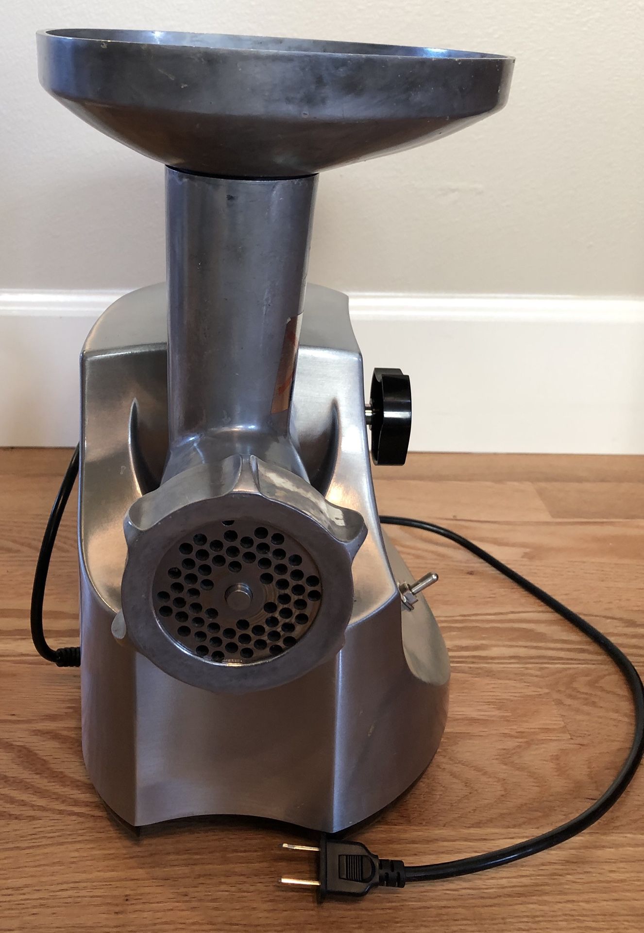 Waring Pro Professional Meat Grinder MG800 for Sale in Woodinville, WA