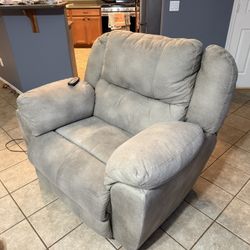 Oversized Recliner w/massage