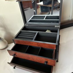 Accessory chest 