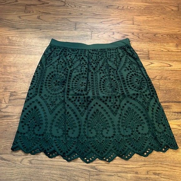 Loft Hunter green skirt Women's Size 4