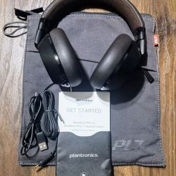 Plantronics Backbeat Pro 2 Headphones With Carry Case And Aux Cord