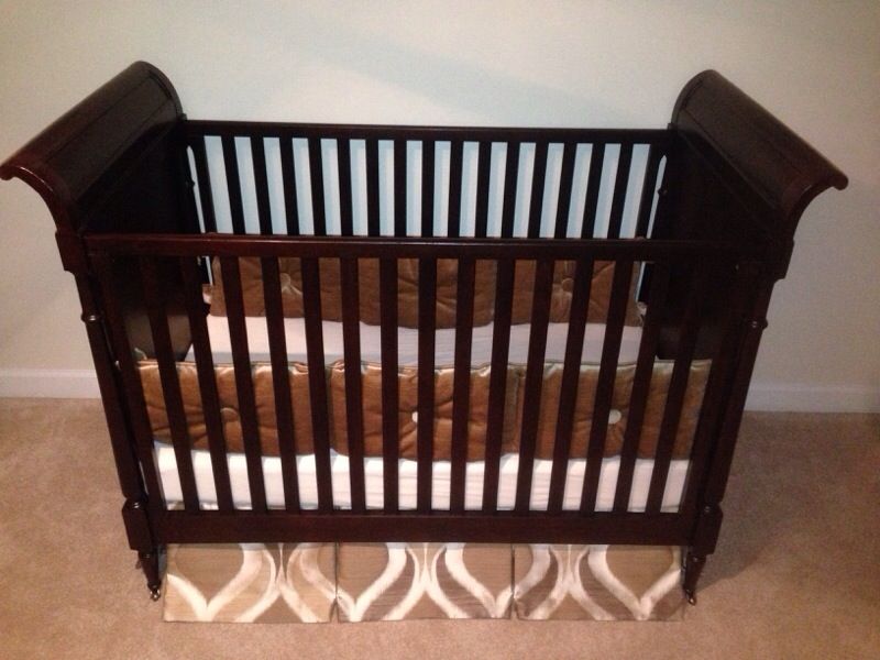 Restoration hardware crib with toddler bed conversion never used