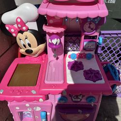 Minnie Mouse Kitchen Toy