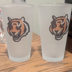 2 
Cincinnati Bengals 16oz. Frosted Pint Glass