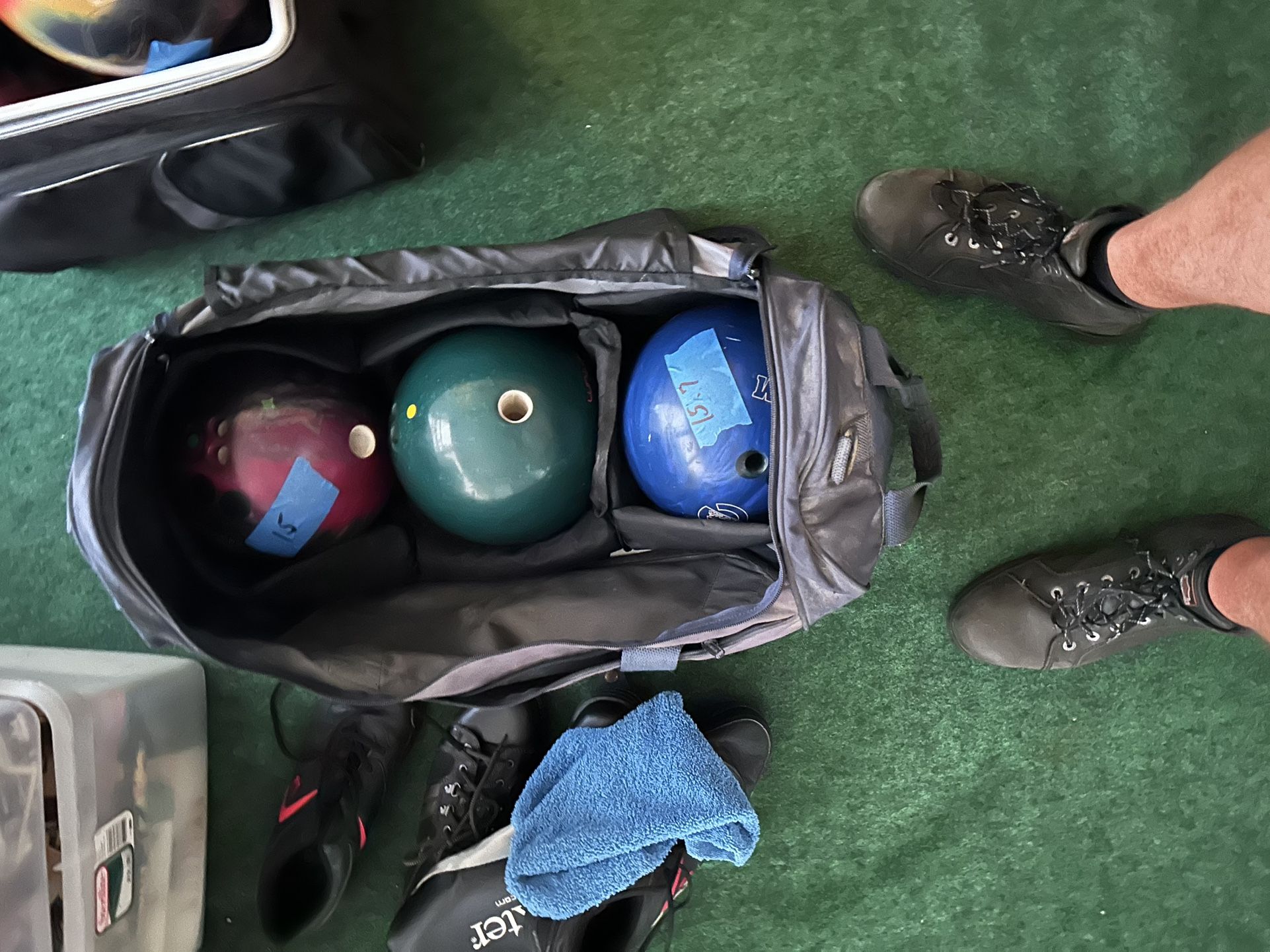 Three ball bowling bag on wheels