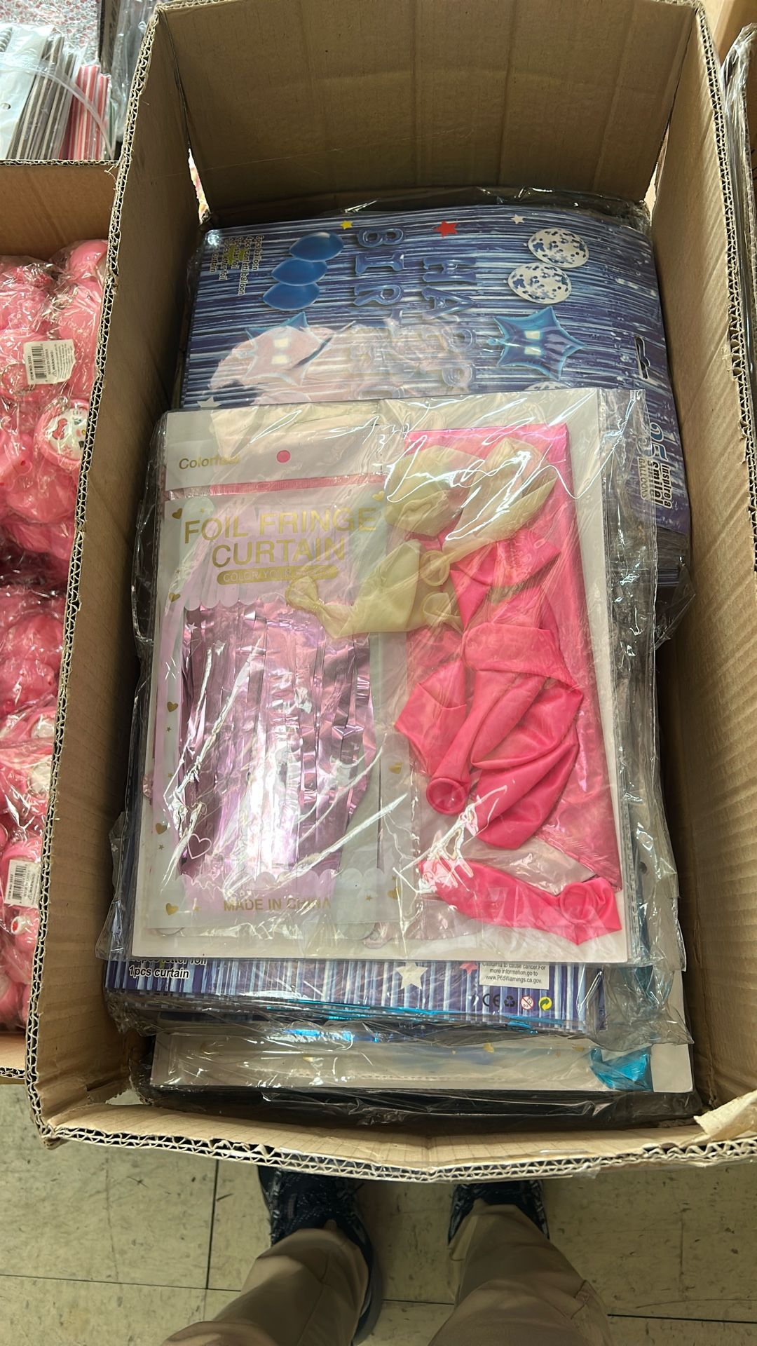 12 Foil Curtains With 25pcs Smile Balloons