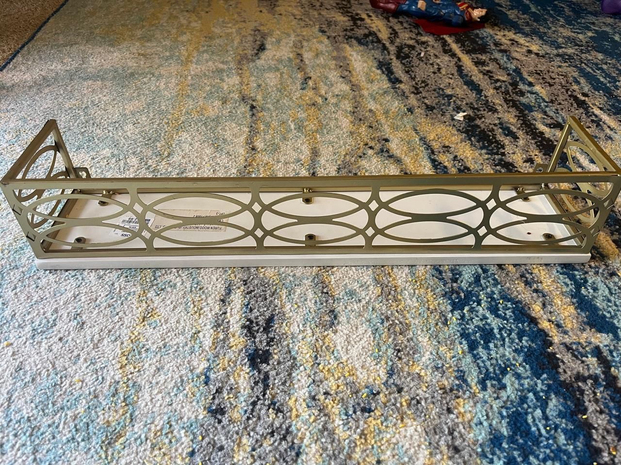 Elegant Gold Wall Mount Shelf – Sturdy Accent Piece