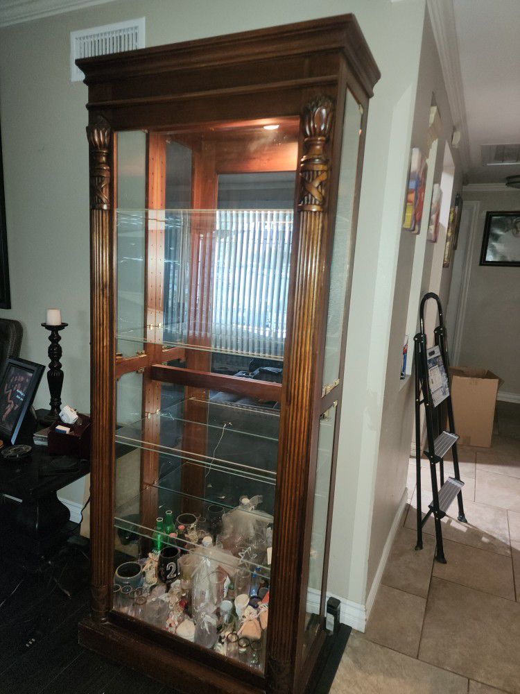 Curio Cabinet with inside light - 4 glass shelves