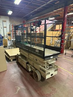 Scissor lift