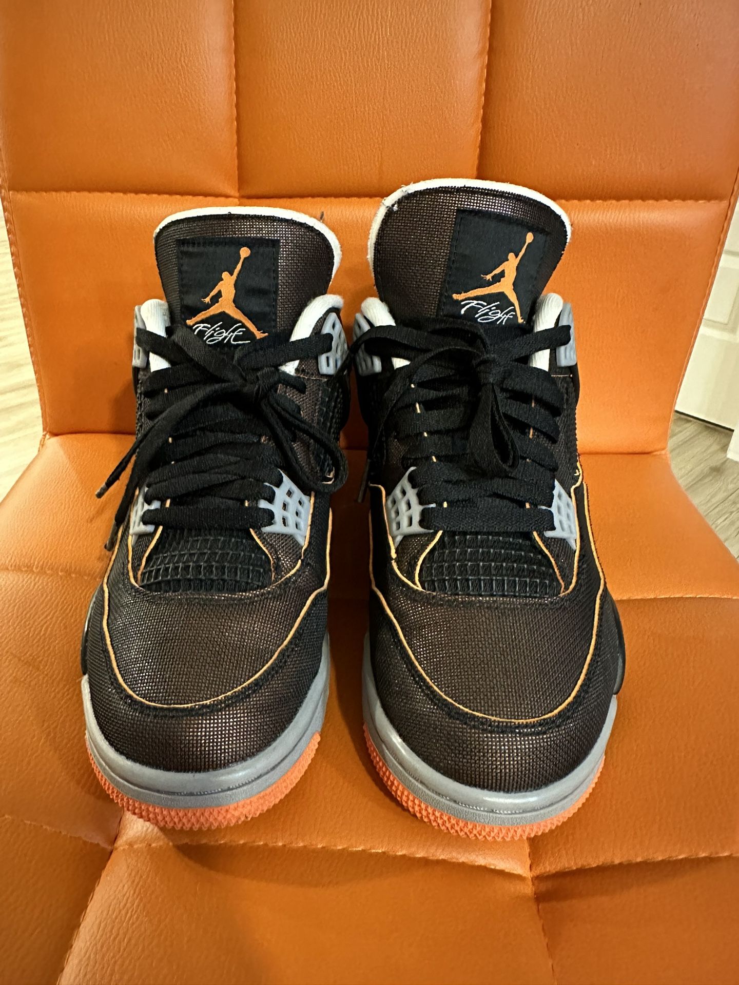 JORDAN 4 RETRO STARFISH **SIZE 7.5w** LiKe NeW :)