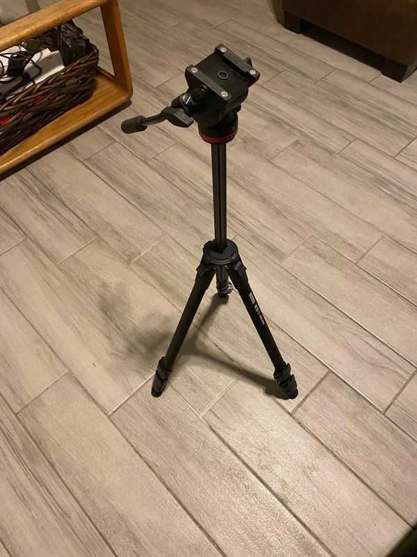 ULANZI TT07Video Travel Tripod, 61.4" Lightweight Carbon Fiber Camera Tripod With Quick Release 1/4" Screw & Video Head, For Most Cameras/DSLR/Project Tripods & Supports