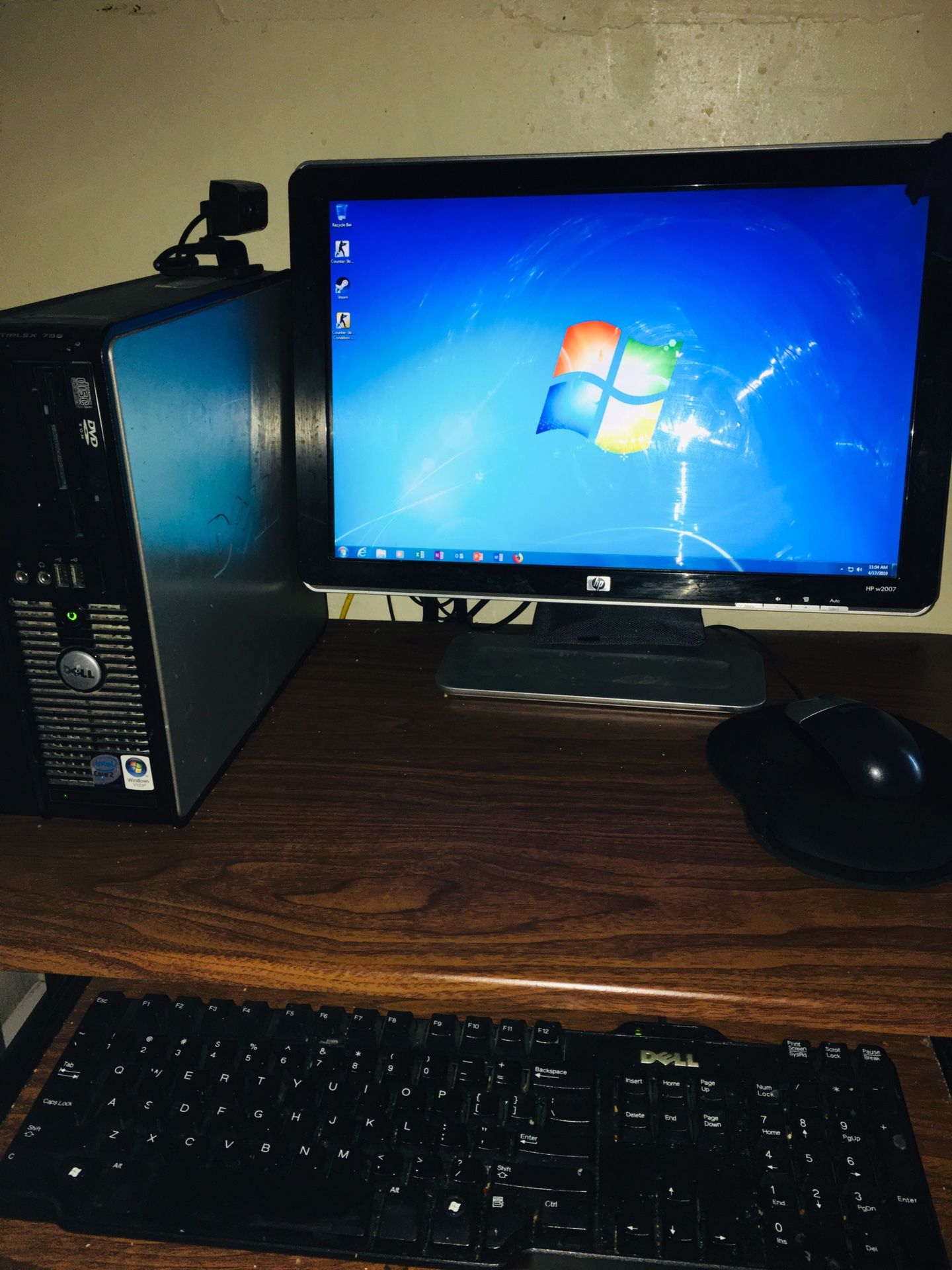 Dell Desktop Optiplex 755 with 22”HP screen