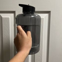 64 Oz Water Bottle Brand New 