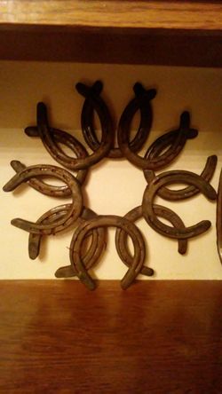 Horseshoe wreath