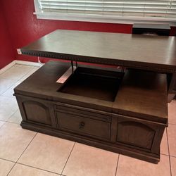 Coffee Table With Uprising In The Middle 