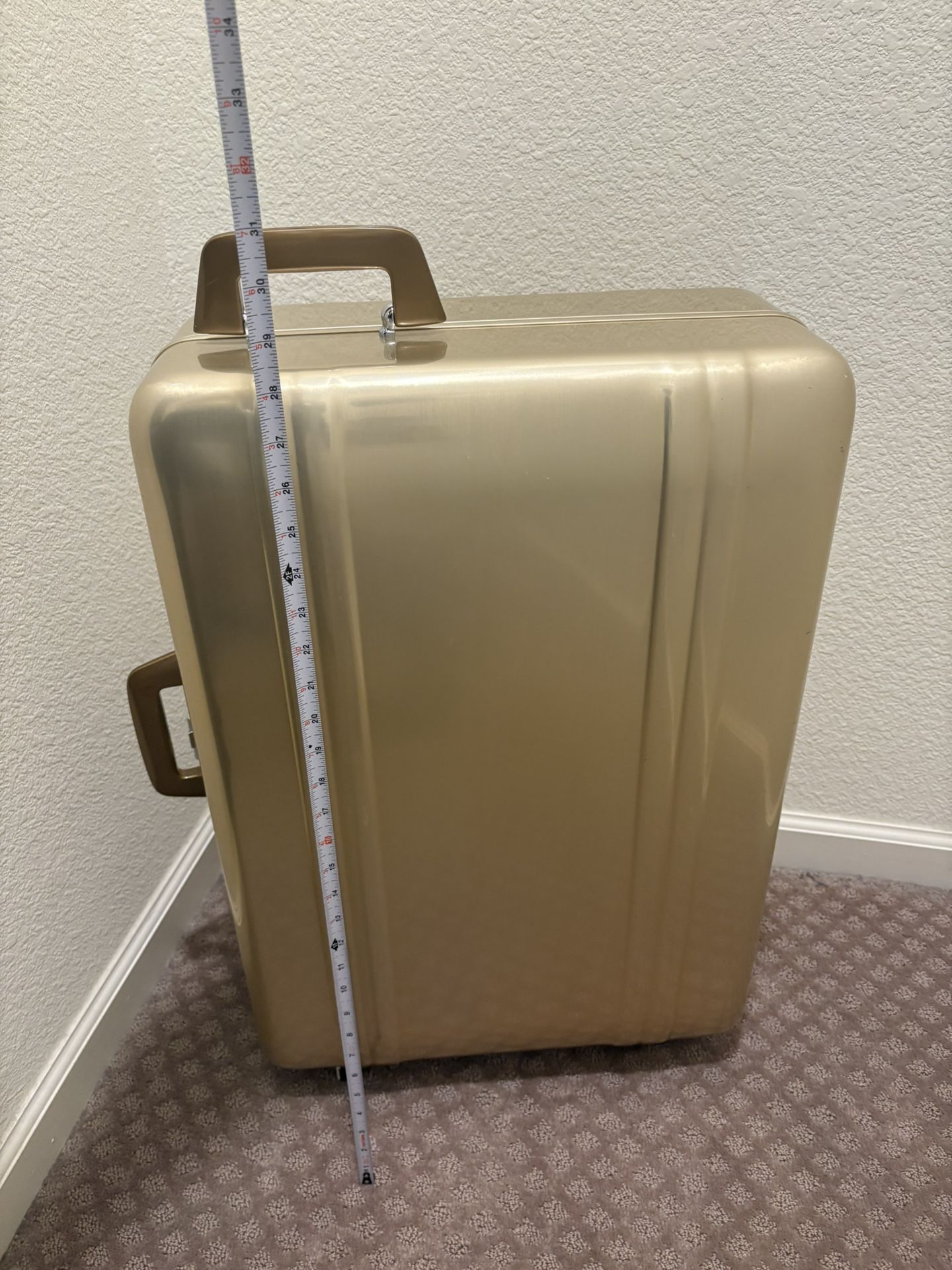 Zero Haliburton Wheeled Luggage