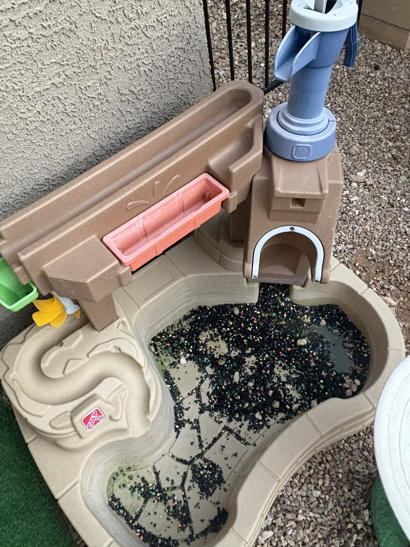 Kids Outdoor Water pump play