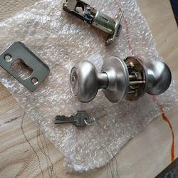 Callan Keyed Entry Door Knobs (3)
