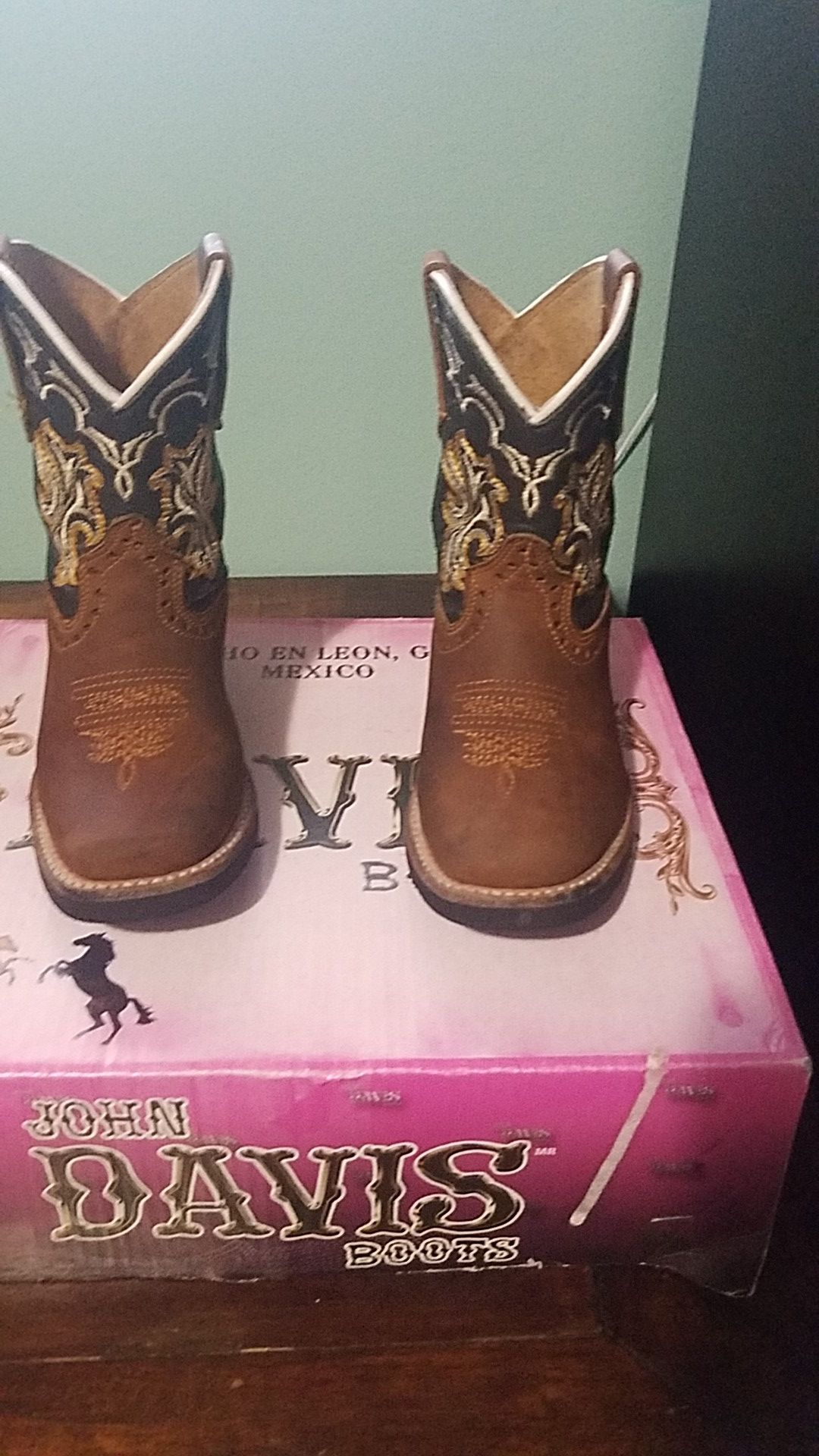 John Davis boots. Boy-size 9
