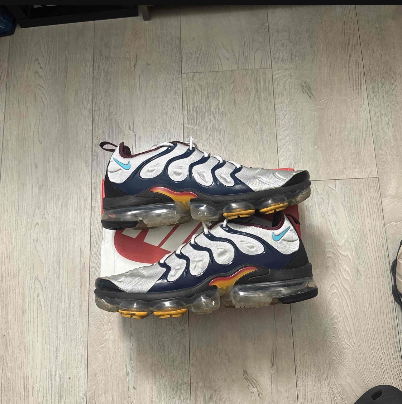Air Vapormax Plus Platinum Midnight Navy