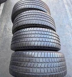 285/45/22 Michelin Set de https://offerup.com/redirect/?o=VGlyZXMuY29t 80% de vida las 4
