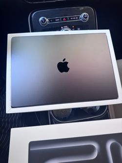 Like-New 14” MacBook Pro M5 – 32GB/1TB with AppleCare+ Coverage