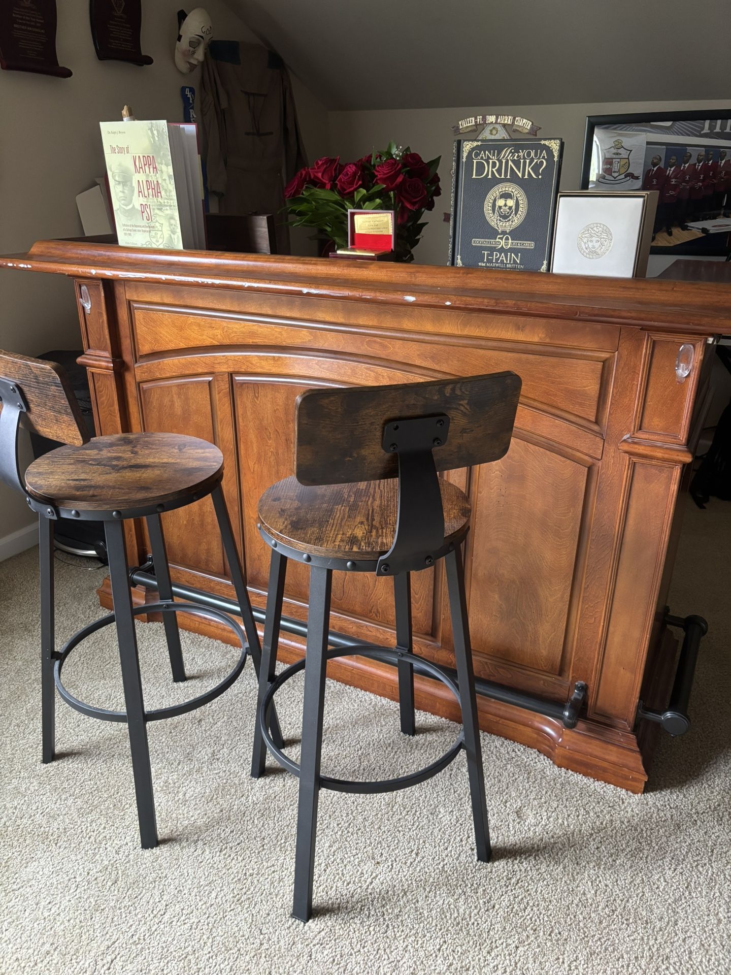 Bar W/ 2x Bar Stools