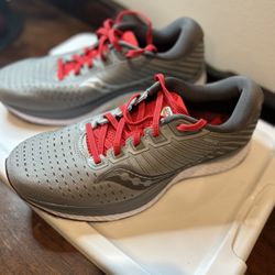 NEW SAUCONY MENS TENNIS SHOES SIZE 8.5