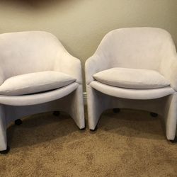 Vintage Weiman Lounge rolling chairs. Great clean condition. Suede tan color.   They are frequently described as stylish, featuring solid construction