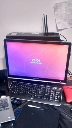 Gaming pc computer with samsung screen and every thing