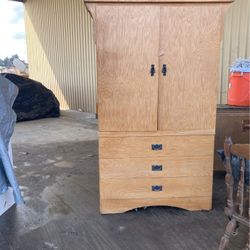 Dresser 