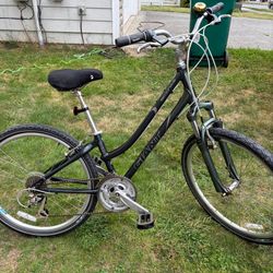 GIANT SEDONA DX BIKE