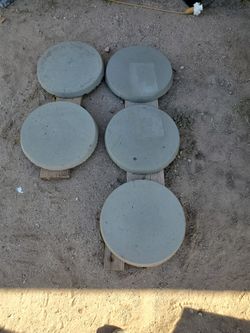 Concrete Circle Stepping Stones