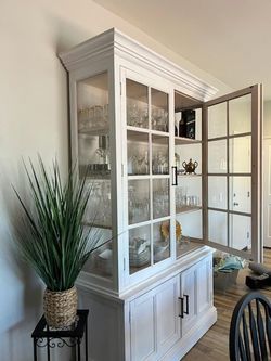 Magnolia Home Graylyn Hutch by Joanna Gaines for Sale in Murrieta CA OfferUp
