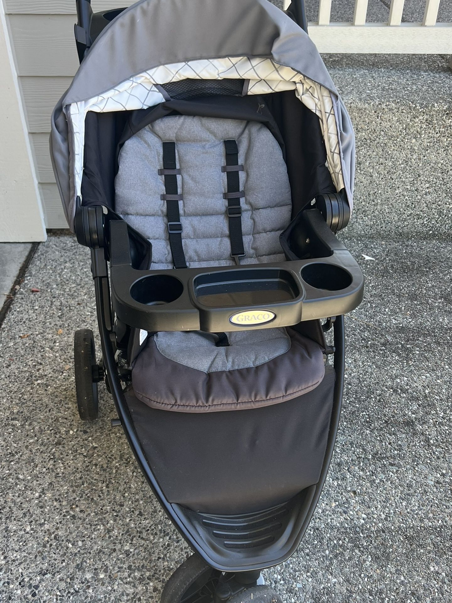 Graco Stroller - No Stains, Like New